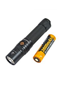 Fenix UC30 2017 Ultra-Compact Flashlight，Max 1000 lumens，Cree XP-L HI V3 LED，Use 18650 Rechargeable Li-ion Battery